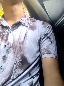 Snapshot of use_19 chatting on 11.16.25 use 19 online show from 11.16.25