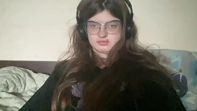 Snapshot of NikaXZimax chatting on 10.16.25 NikaXZimax online show from 10.16.25