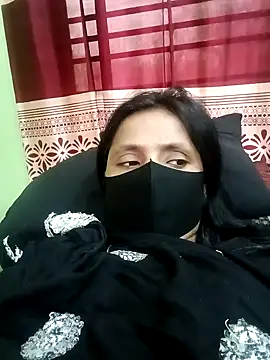 Snapshot of Megla879 chatting on 11.24.25 Megla879 online show from 11.24.25