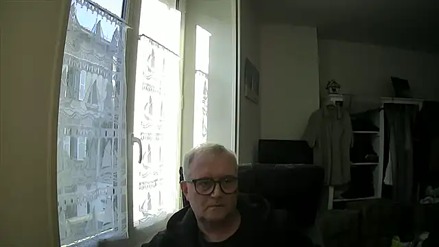 Snapshot of macdut67 chatting on 10.07.25 macdut67 online show from 10.07.25