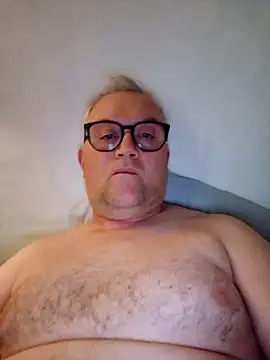 Snapshot of macdut67 chatting on 10.08.25 macdut67 online show from 10.08.25