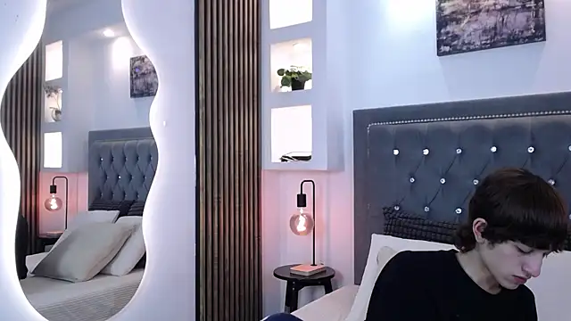 Emo Boy  online show from 04.01.26