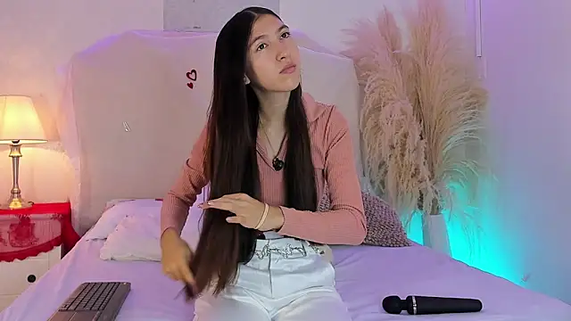 Sara Collinss  online show from 02.27.26