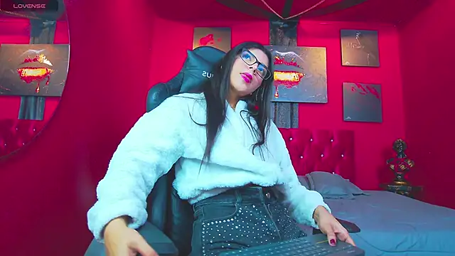 Aranzza Ross online show from 11.26.25