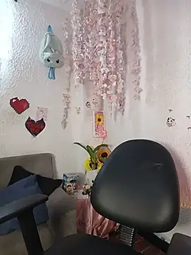 Emilycollei online show from 05.17.26