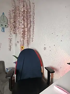 Emilycollei online show from 05.24.26