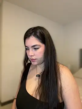 Snapshot of Isabella_LaRue chatting on 03.25.26 Isabella LaRue online show from 03.25.26