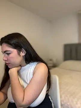 Snapshot of Isabella_LaRue chatting on 03.26.26 Isabella LaRue online show from 03.26.26