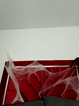 NaomiGrace  online show from 10.18.25