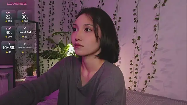 Snapshot of GentleMusee chatting on 11.12.25 GentleMusee online show from 11.12.25