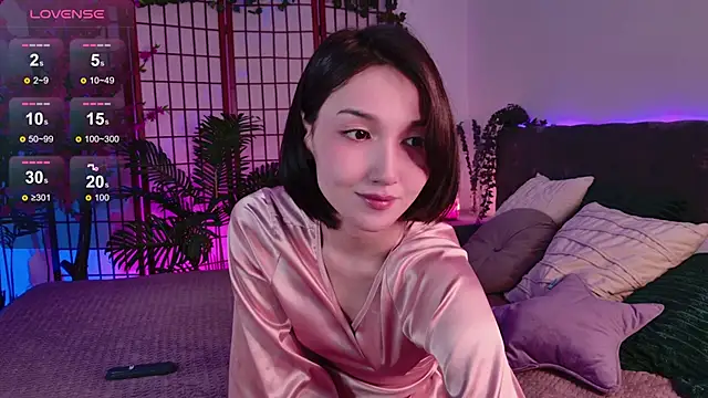 Snapshot of GentleMusee chatting on 11.17.25 GentleMusee online show from 11.17.25