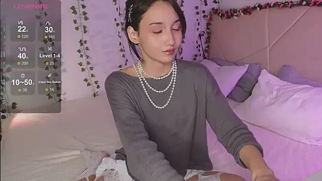 Snapshot of GentleMusee chatting on 11.25.25 GentleMusee online show from 11.25.25