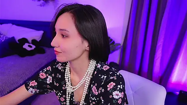 Snapshot of GentleMusee chatting on 12.03.25 GentleMusee online show from 12.03.25