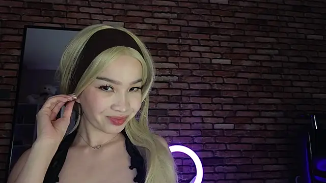 Snapshot of saya_li1 chatting on 12.05.25 saya li1 online show from 12.05.25