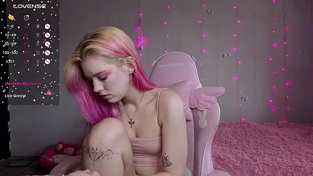 myprettylola online show from 05.10.26