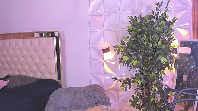 Snapshot of Ethan_thouse chatting on 10.27.25 Ethan thouse online show from 10.27.25