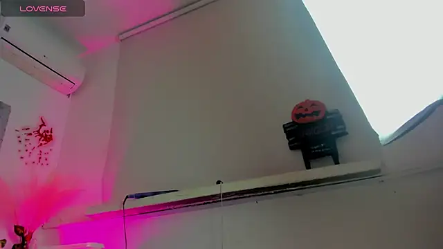 Snapshot of ChocoBunny1 chatting on 11.09.25 ChocoBunny1 online show from 11.09.25