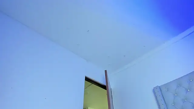 Snapshot of ChocoBunny1 chatting on 11.11.25 ChocoBunny1 online show from 11.11.25