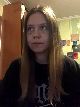 LunaVirelle online show from 10.18.25