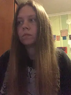 Snapshot of LunaVirelle chatting on 04.14.26 LunaVirelle online show from 04.14.26