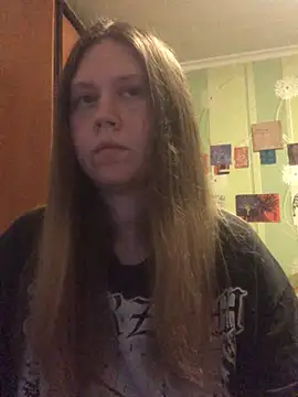 Snapshot of LunaVirelle chatting on 04.18.26 LunaVirelle online show from 04.18.26