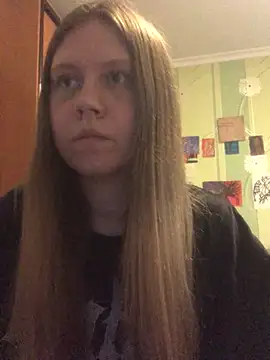Snapshot of LunaVirelle chatting on 04.20.26 LunaVirelle online show from 04.20.26
