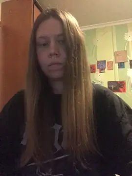 Snapshot of LunaVirelle chatting on 04.21.26 LunaVirelle online show from 04.21.26