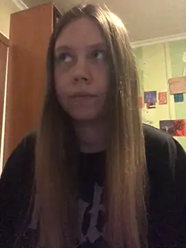 Snapshot of LunaVirelle chatting on 04.22.26 LunaVirelle online show from 04.22.26