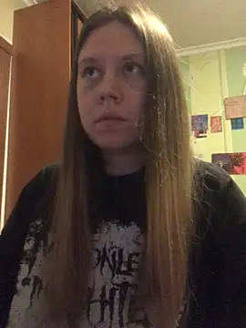Snapshot of LunaVirelle chatting on 04.23.26 LunaVirelle online show from 04.23.26