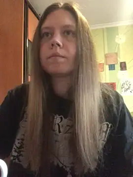 Snapshot of LunaVirelle chatting on 04.27.26 LunaVirelle online show from 04.27.26