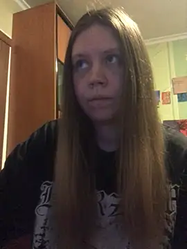 Snapshot of LunaVirelle chatting on 04.28.26 LunaVirelle online show from 04.28.26