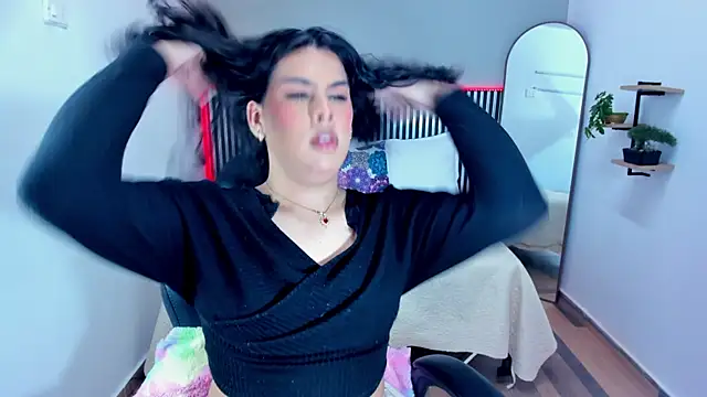 Snapshot of Little_Alli chatting on 11.15.25 Little Alli online show from 11.15.25