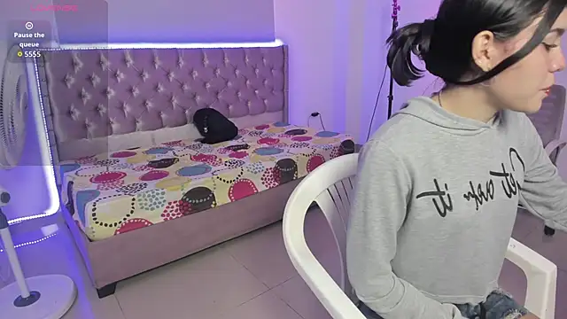 Snapshot of beiby_glow chatting on 01.08.26 beiby glow online show from 01.08.26