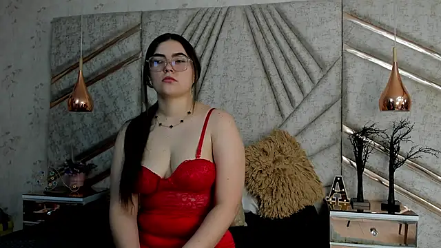 Snapshot of RousseWalker chatting on 10.26.25 RousseWalker online show from 10.26.25