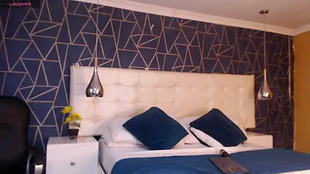 Snapshot of RousseWalker chatting on 10.31.25 RousseWalker online show from 10.31.25