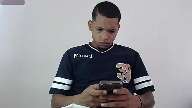 Snapshot of drako_monster chatting on 10.09.25 drako monster online show from 10.09.25