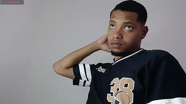 Snapshot of drako_monster chatting on 10.17.25 drako monster online show from 10.17.25