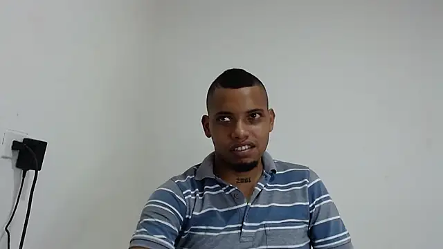 Snapshot of drako_monster chatting on 11.04.25 drako monster online show from 11.04.25