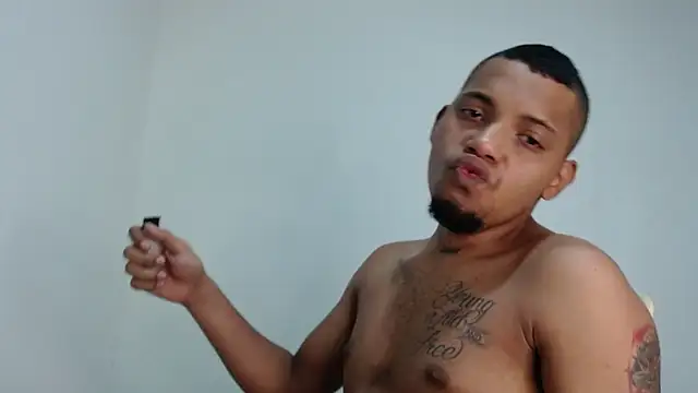 Snapshot of drako_monster chatting on 11.15.25 drako monster online show from 11.15.25