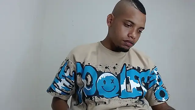 Snapshot of drako_monster chatting on 01.10.26 drako monster online show from 01.10.26