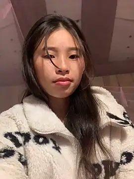 Snapshot of Han-han123 chatting on 11.23.25 Han-han123 online show from 11.23.25