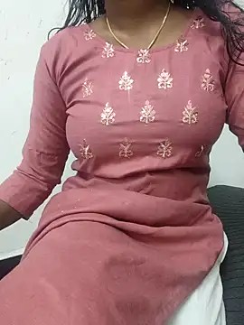 Snapshot of Tamilmallu-duskygirl03 chatting on 11.08.25 Tamilmallu-duskygirl03 online show from 11.08.25