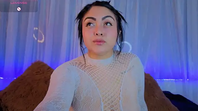 Victoria Jonhss online show from 04.02.26