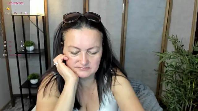 hottyannaa online show from 10.20.25