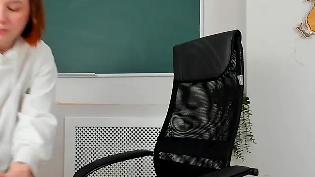 ClaireMathis online show from 04.09.26