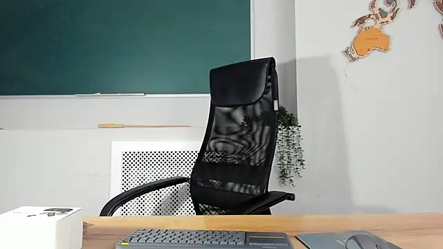 ClaireMathis online show from 04.17.26