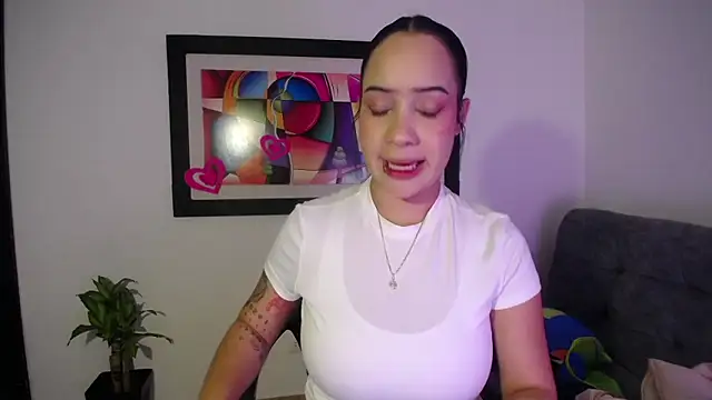 Kari Ruiz  online show from 03.14.26