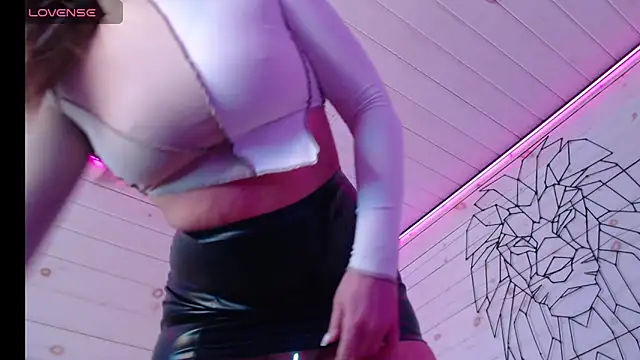 Snapshot of CandyBunie chatting on 02.14.26 CandyBunie online show from 02.14.26