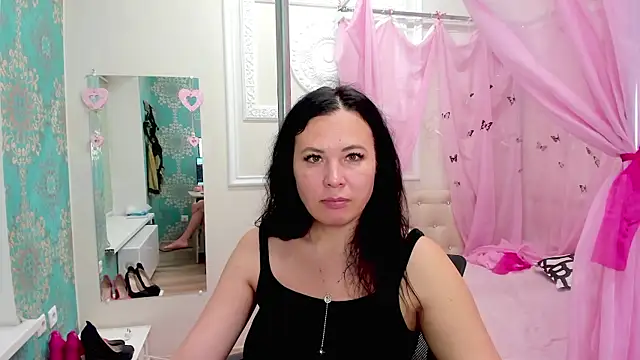 Snapshot of Victoria_Panther chatting on 11.09.25 Victoria Panther online show from 11.09.25