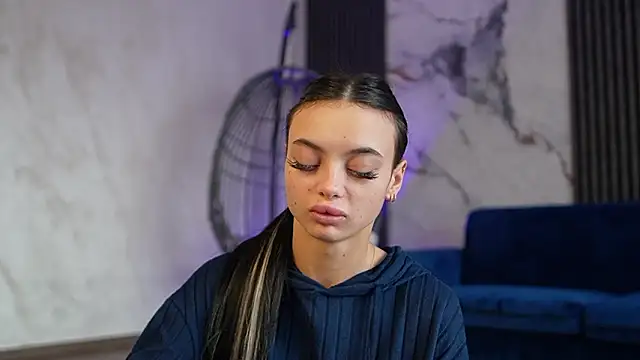 RachelRavee online show from 03.16.26